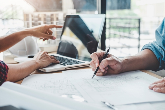 Erfarne bygningskonstruktører til tilbudsberegning af byggeprojekter
